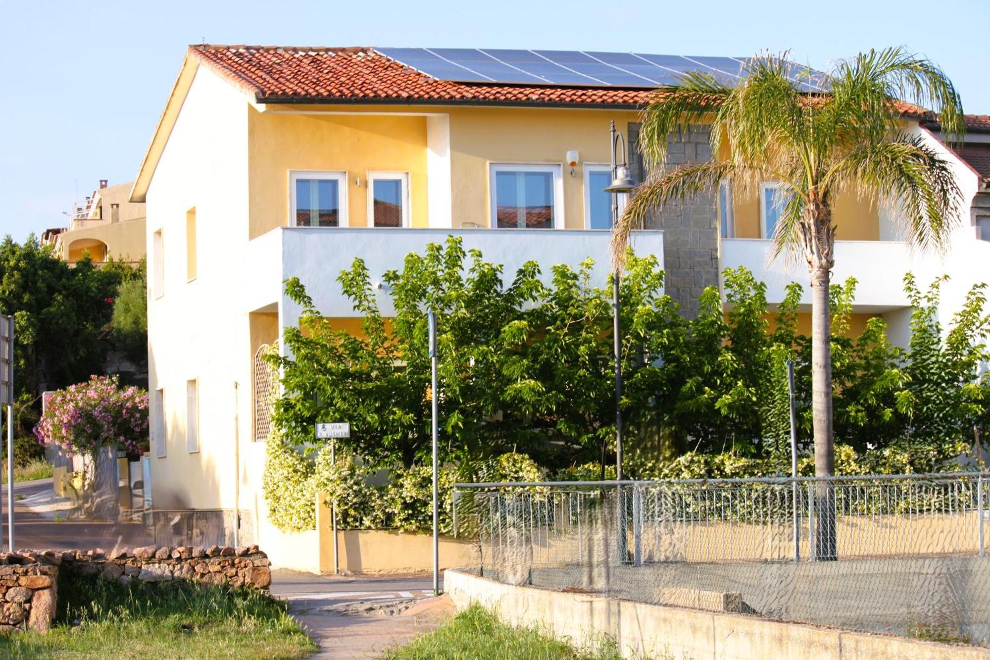 La Smeralda - Boutique Rooms And Breakfast Golfo Aranci Kültér fotó
