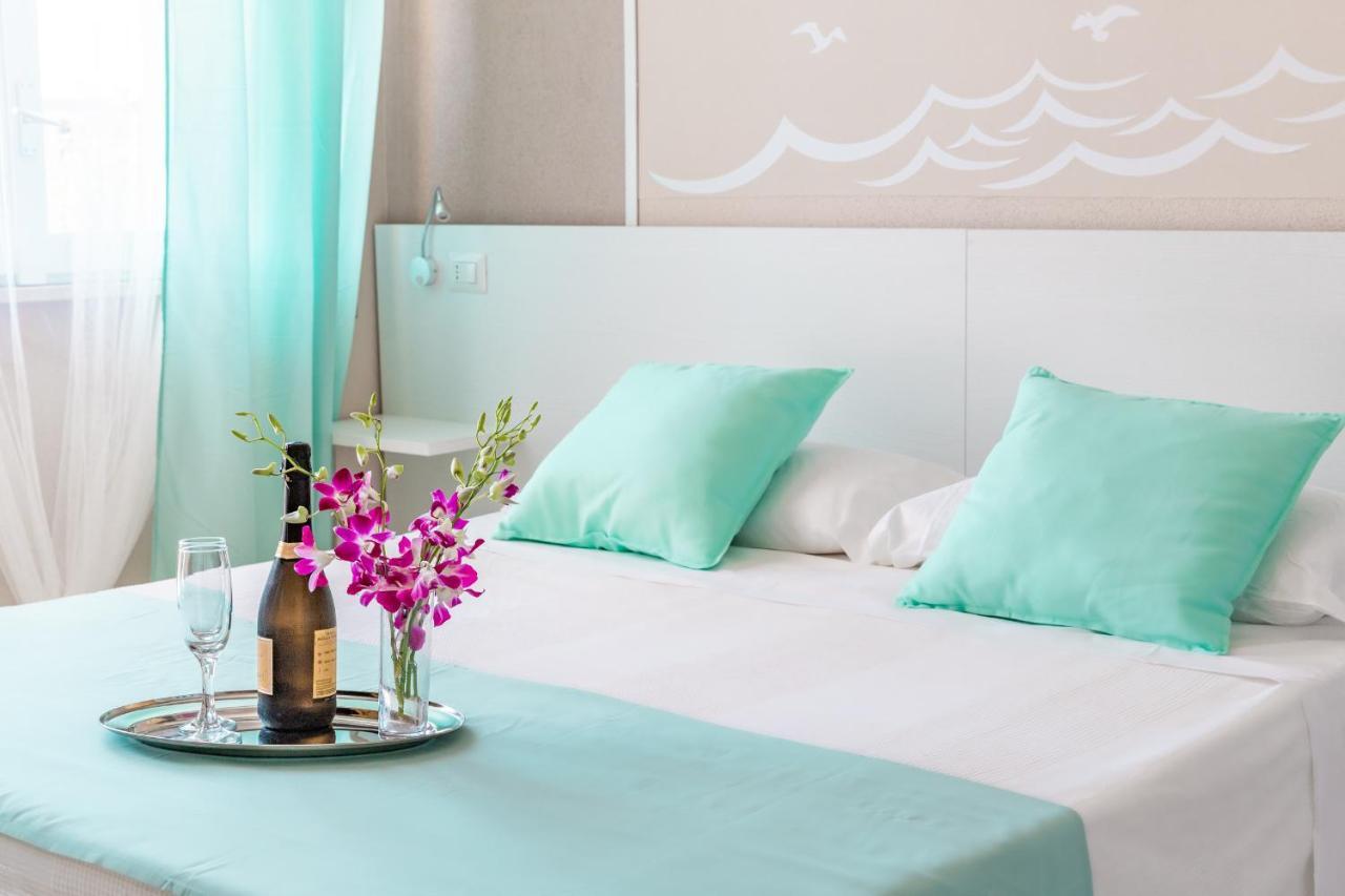 La Smeralda - Boutique Rooms And Breakfast Golfo Aranci Kültér fotó